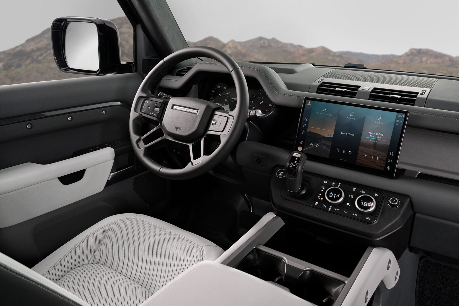 imgi_125_DEF_130_V8_25MY_080524_03_INTERIOR