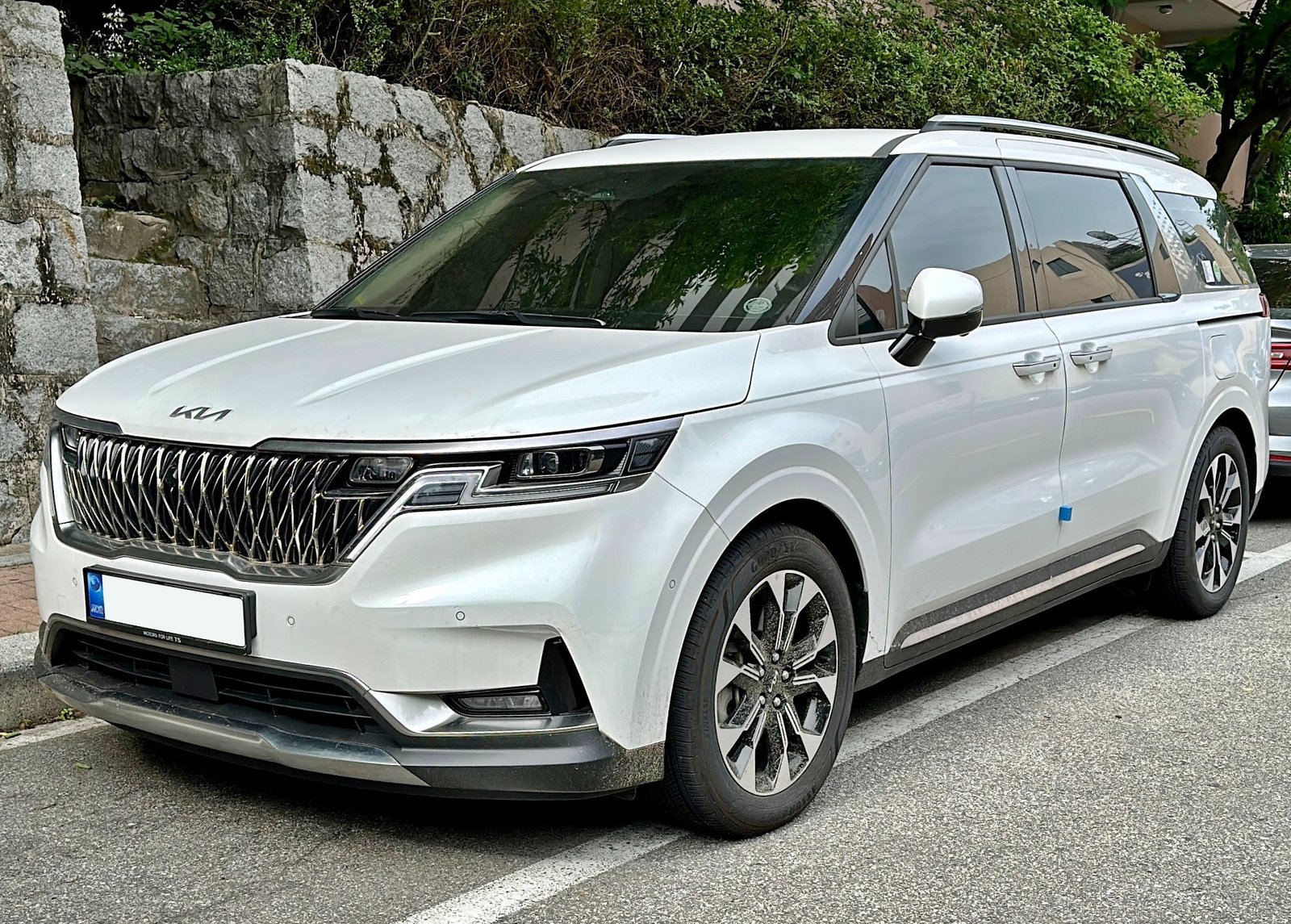 imgi_139_0_Kia_Carnival_(KA4)_1