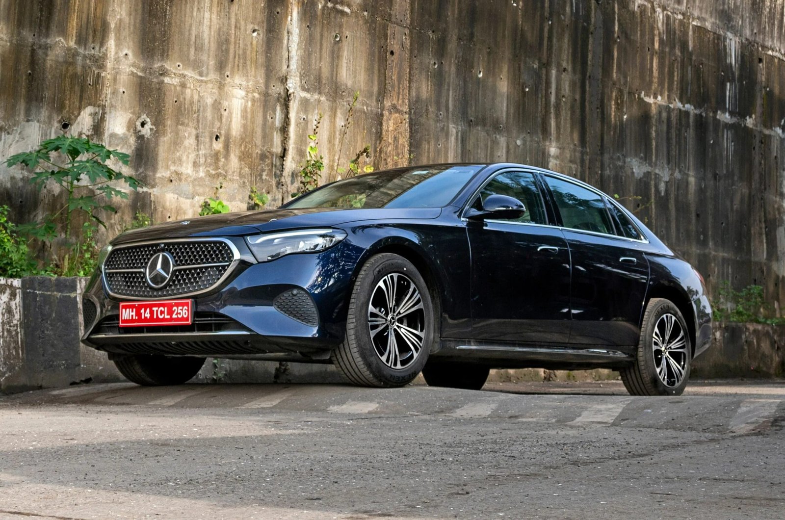 imgi_175_Mercedes-E-Class-review-front-static