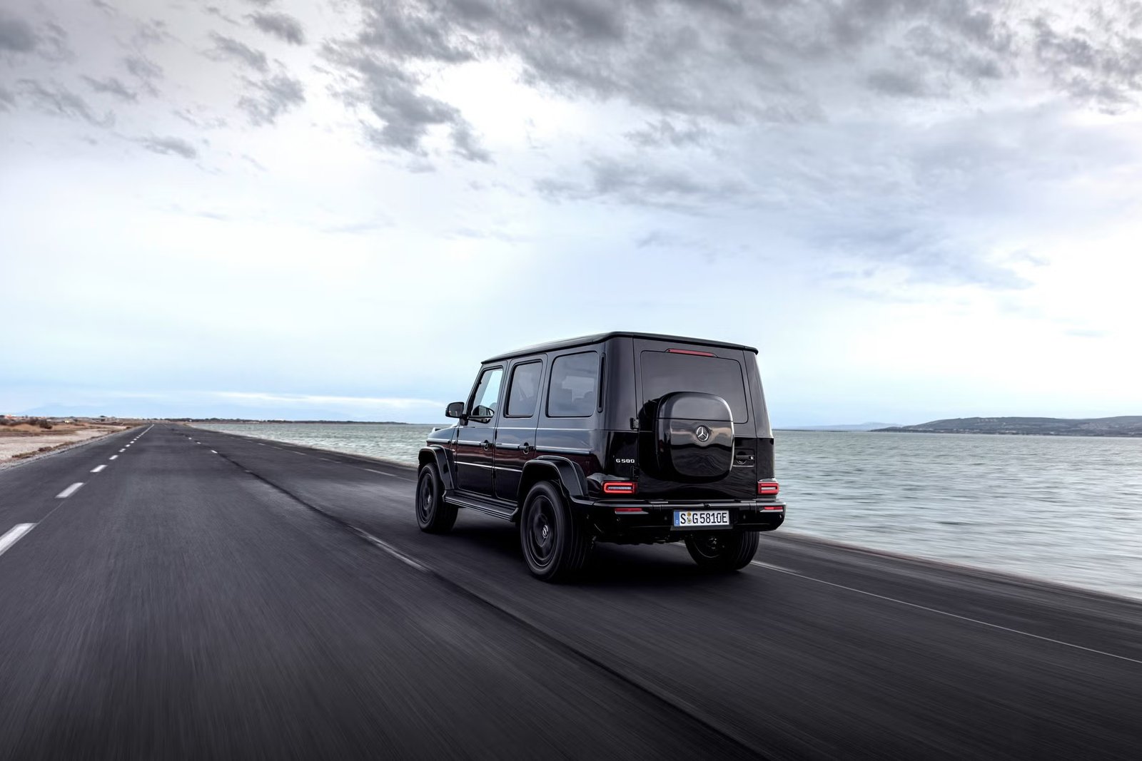 imgi_180_2025-mercedes-benz-g580-117-663bc74e5dd3a
