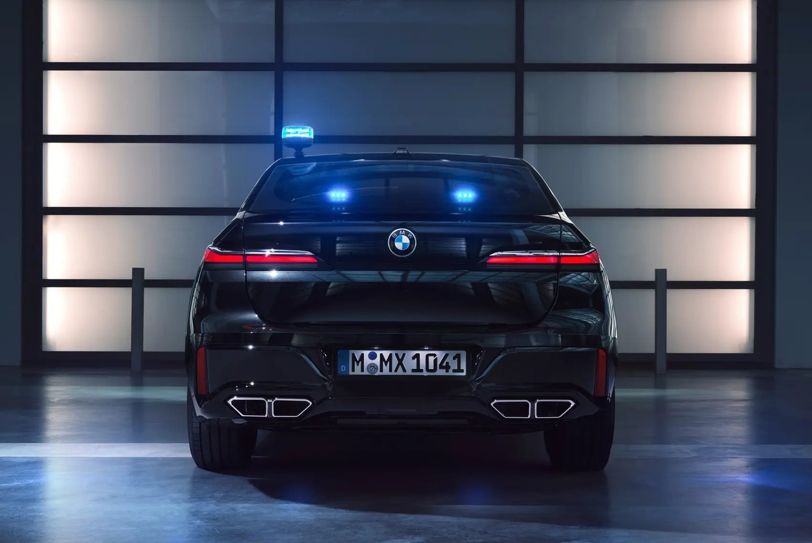 imgi_193_bmwi7_083