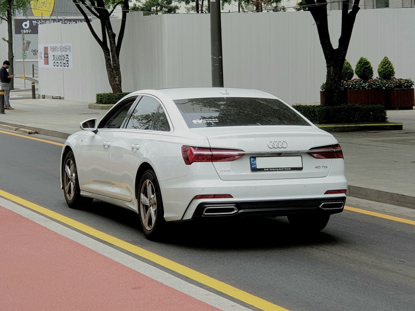 imgi_207_Audi_A6_C8_white_(5)