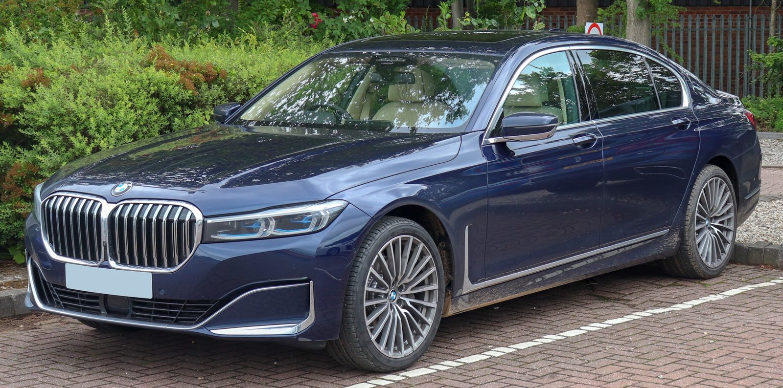 imgi_208_2019_BMW_740Li_Automatic_facelift_3.0