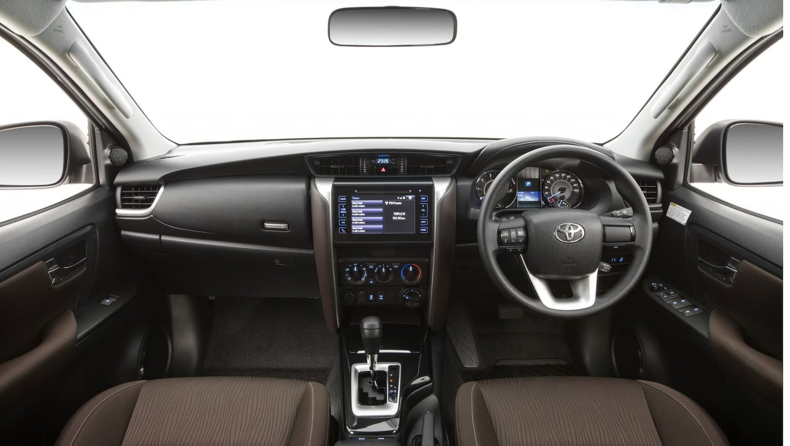 imgi_214_2016-Fortuner-Interior