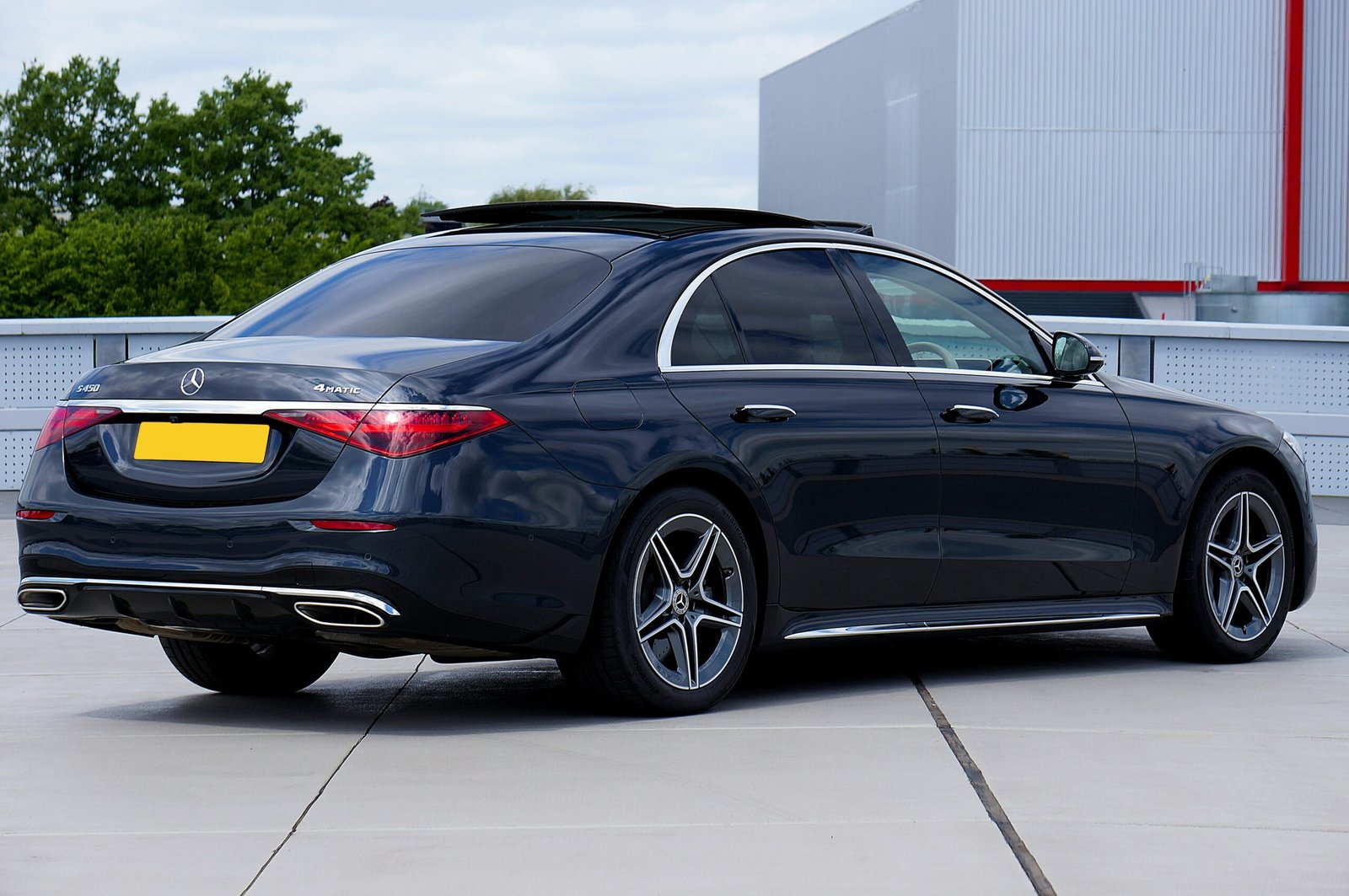 imgi_222_free-photo-of-photo-of-a-black-mercedes-benz-s-class